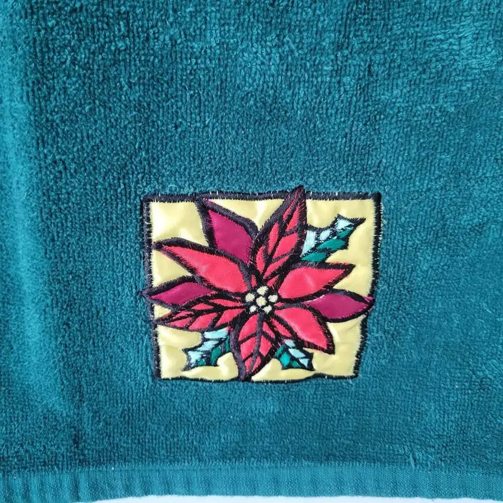 Vintage Christmas Towel Set Of 2 Bath Hand Green Poinsettia Embroidered Cotton